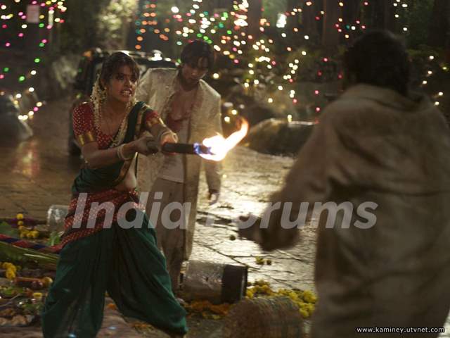 Priyanka Chopra saving Shahid Kapoor