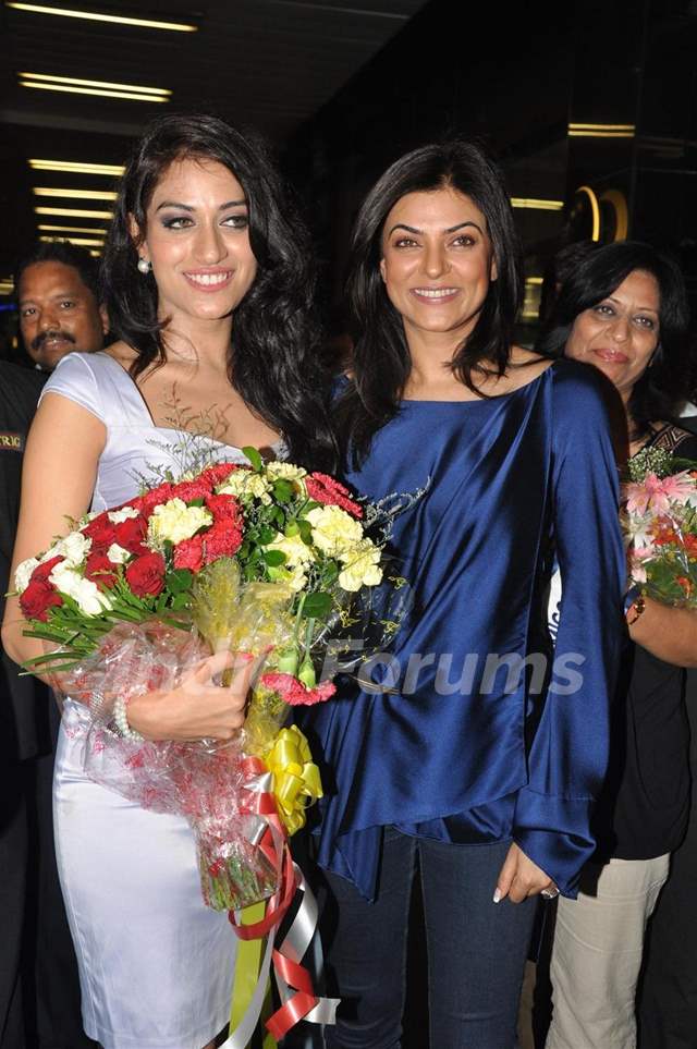 Sushmita Sen at Airport to receive Miss Asia Pacific Himangini Singh Yadu