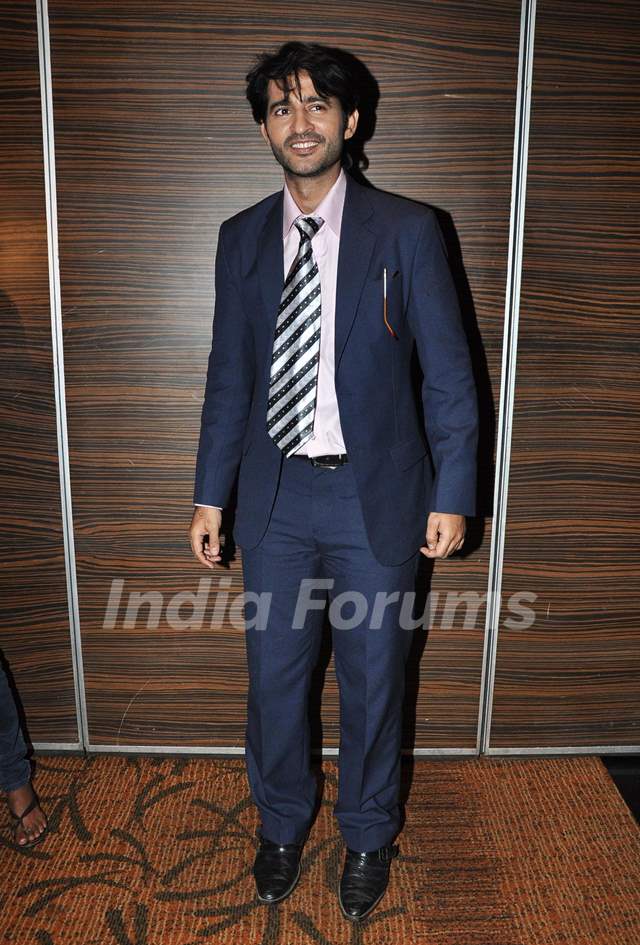 Hiten Tejwani at pavitra rishta press conference