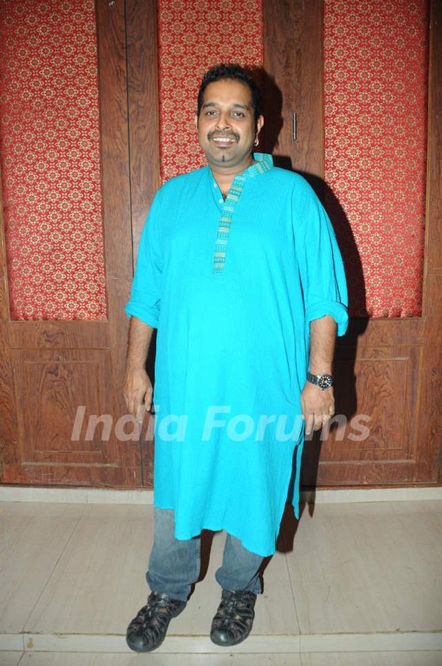 Shankar Mahadevan at Suresh Wadkar's Birthday Bash