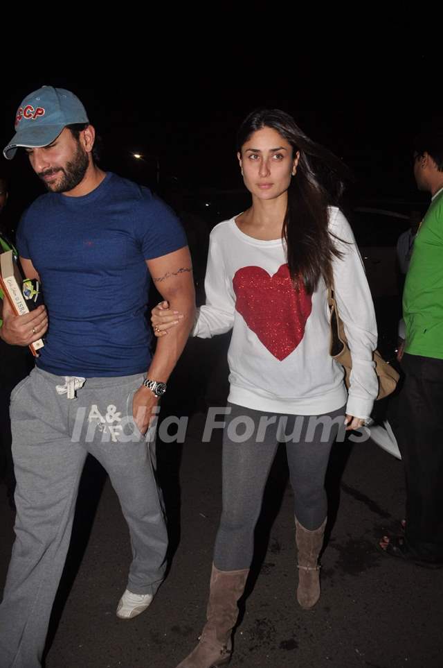 Saif Ali Khan and Kareena Kapoor snapped at the airport in Mumbai