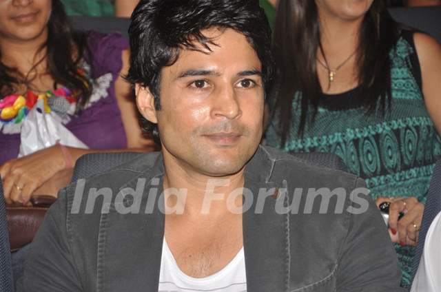 Rajeev Khandelwal at Bharat and Dorris fashion show