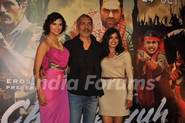 Esha Gupta, Prakash Jha and Anjali Patil at Unveiling of forthcoming film Chakravyuh