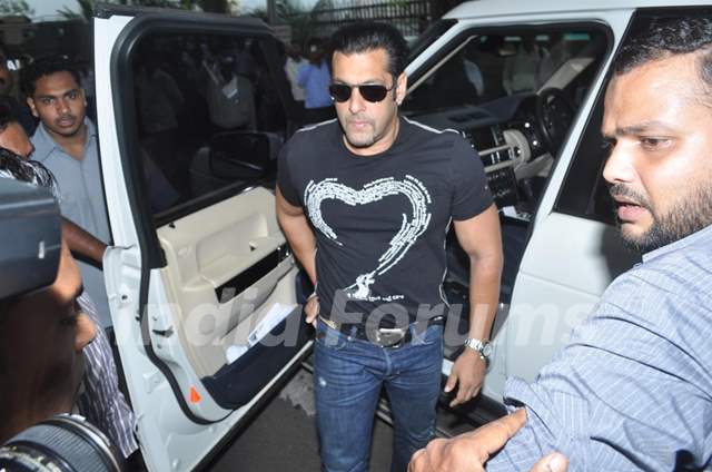 Salman Khan at Prayer meet of late former Chief Minister of Maharashtra Vilasrao Deshmukh at NCPA