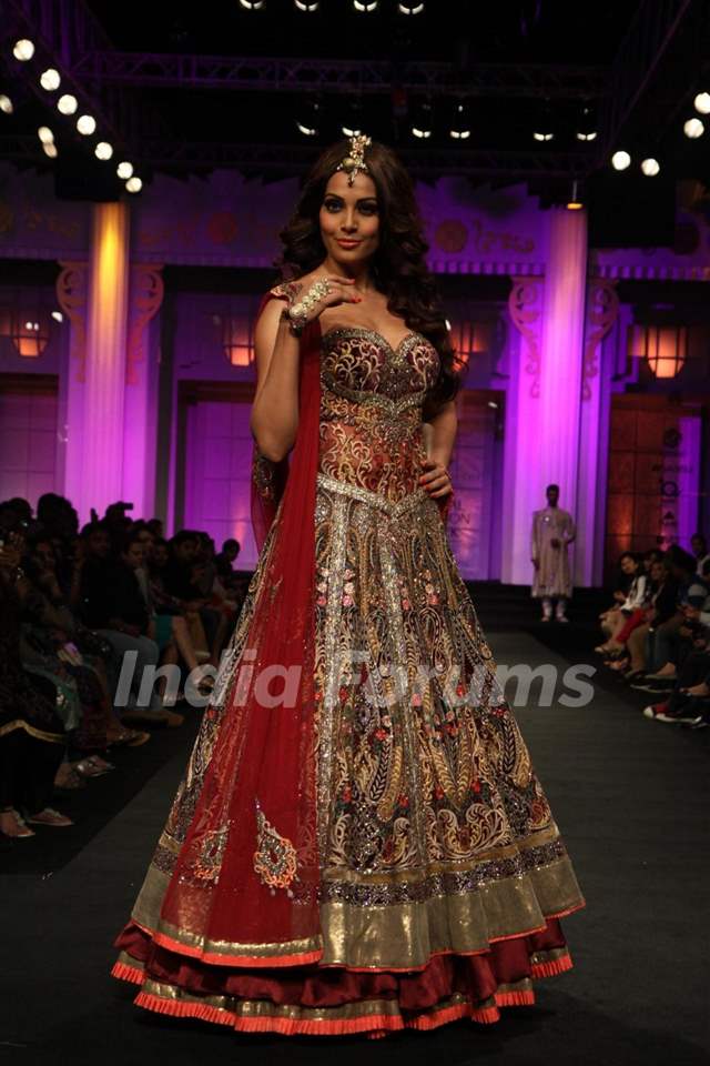 Bipasha Basu walks the ramp for Anjalee and Arjun Kapoor at Bridal Fashion Week