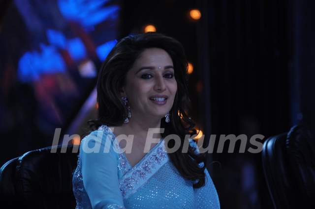 Madhuri Dixit on Set Jhalak Dikhhala Jaa