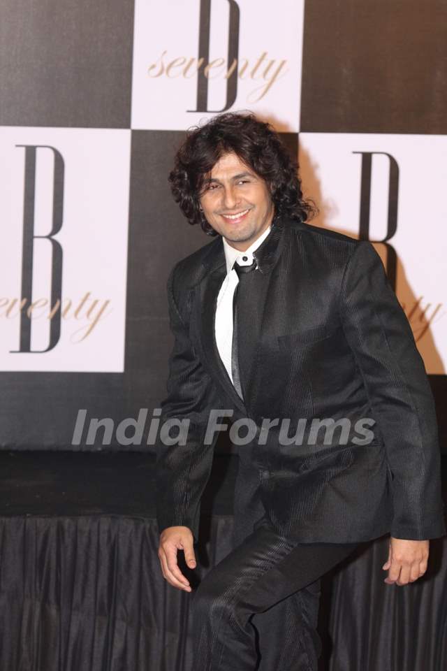 Sonu Nigam at Amitabh Bachchan's 70th Birthday Party at Reliance Media Works in Filmcity