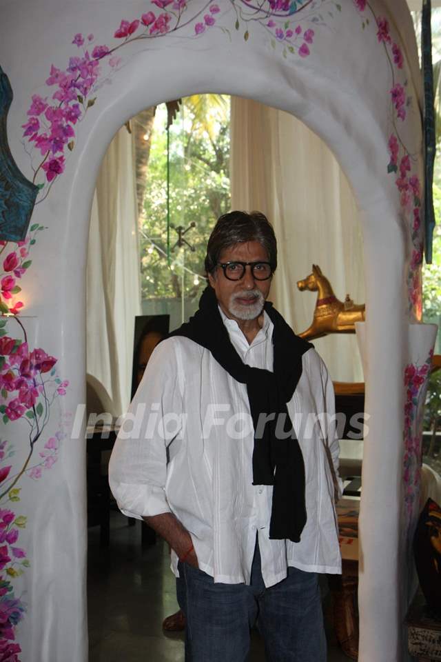 Amitabh Bachchan visits Bioscopewalli Art Showroom