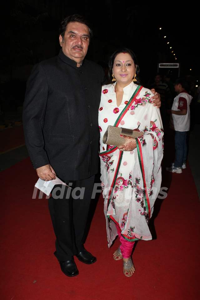 Raza Murad with wife at ITA Awards 2012 Media