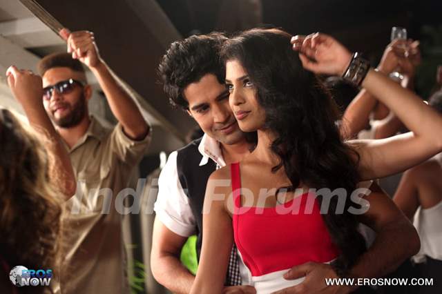 A still of Tena Desae with Rajeev Khandelwal from the movie Table No. 21