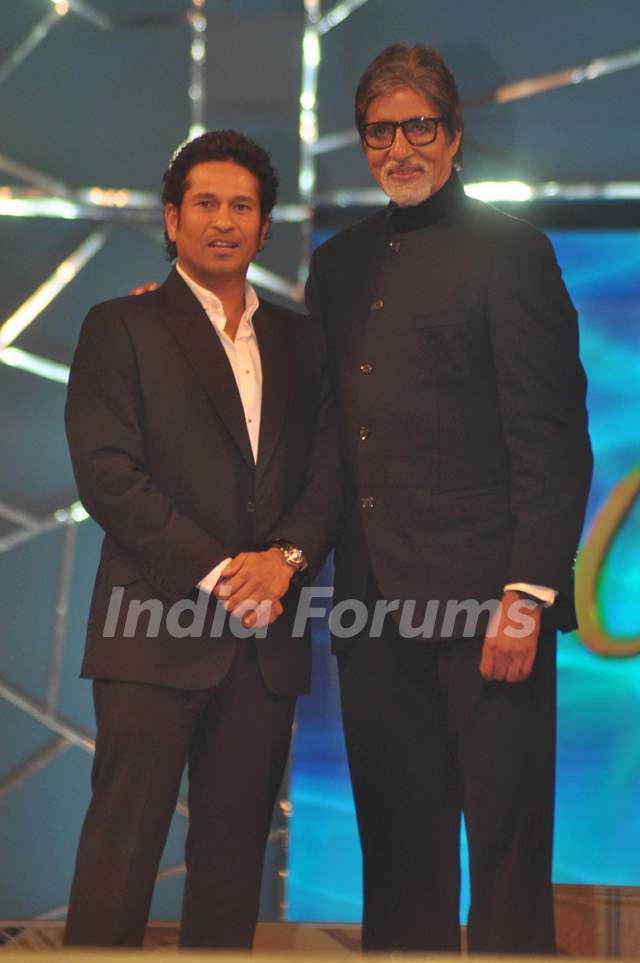 Amitabh Bachchan with Sachin Tendulkar  at Mumbai Police Show UMANG 2013 in Mumbai