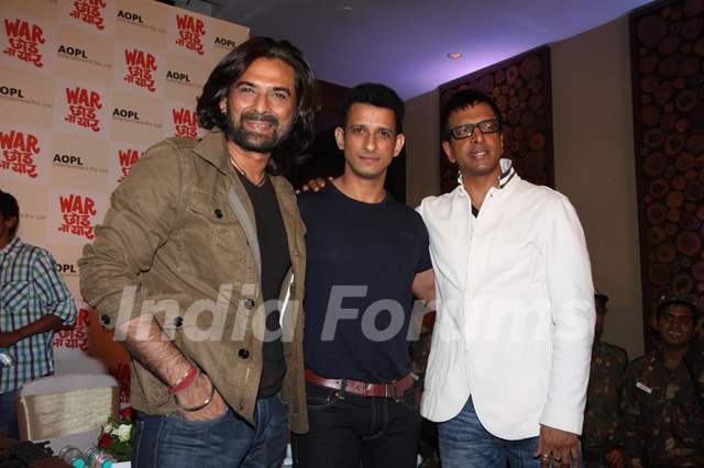 Mukul Dev, Sharman Joshi and Javed Jaffrey at Film War Chodd na yaar First look