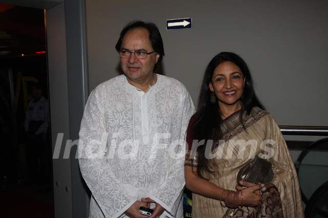 Farooque Shaikh and Deepti Naval at Film Chashme Buddoor premiere