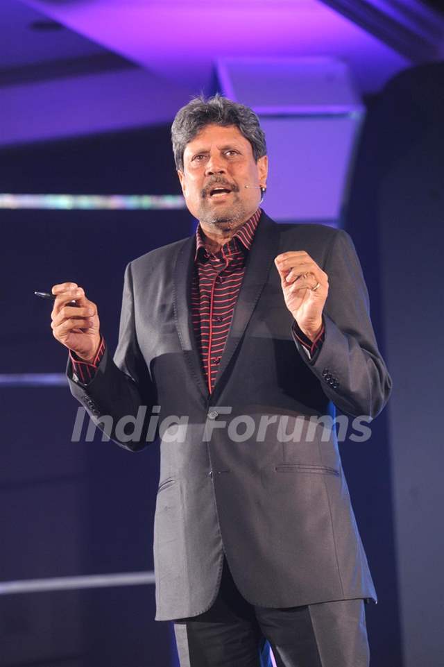 Big B & Kapil Dev Unveil Siddhu's 'Sherry On Topp' Media