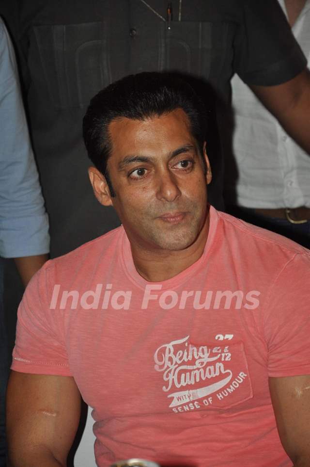 Salman Khan, Shahrukh Khan at Minister Mr.Baba Siddique's Iftar Party