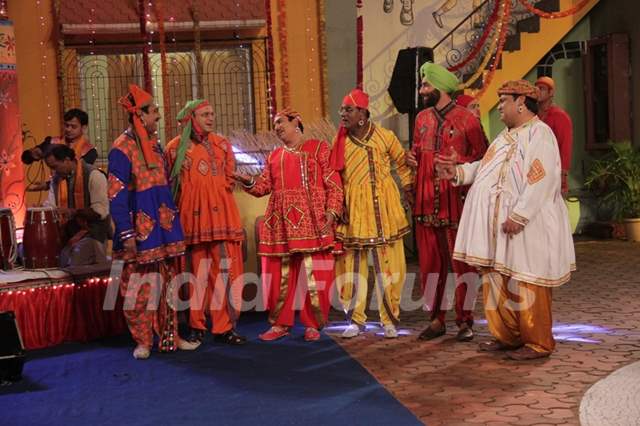 Dilip Joshi, Sailesh Lodha, Mandar, Tanuj celebrating Janamastmi in Taarak Mehta Ka Ooltah Chashmah