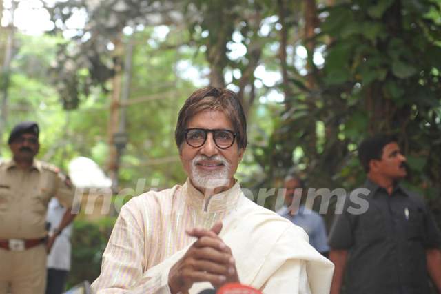 Amitabh Bachchan Celebrates his 71st Birthday