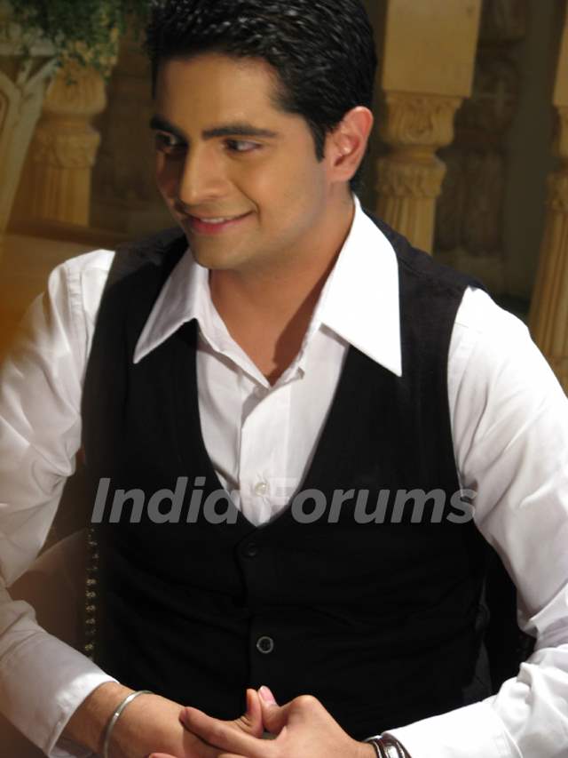 Karan Mehra in Yeh Rishta Kya Kehlata Hai Media