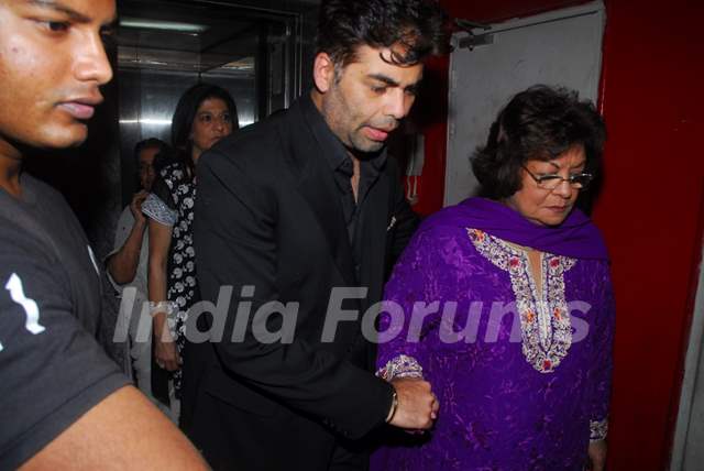 karan Johar with his mom at the Special screening of Gori Tere Pyaar Mein