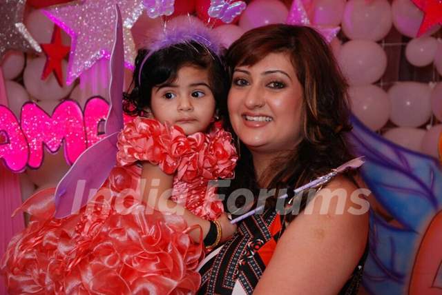 Juhi Parmar with her Daughter Media