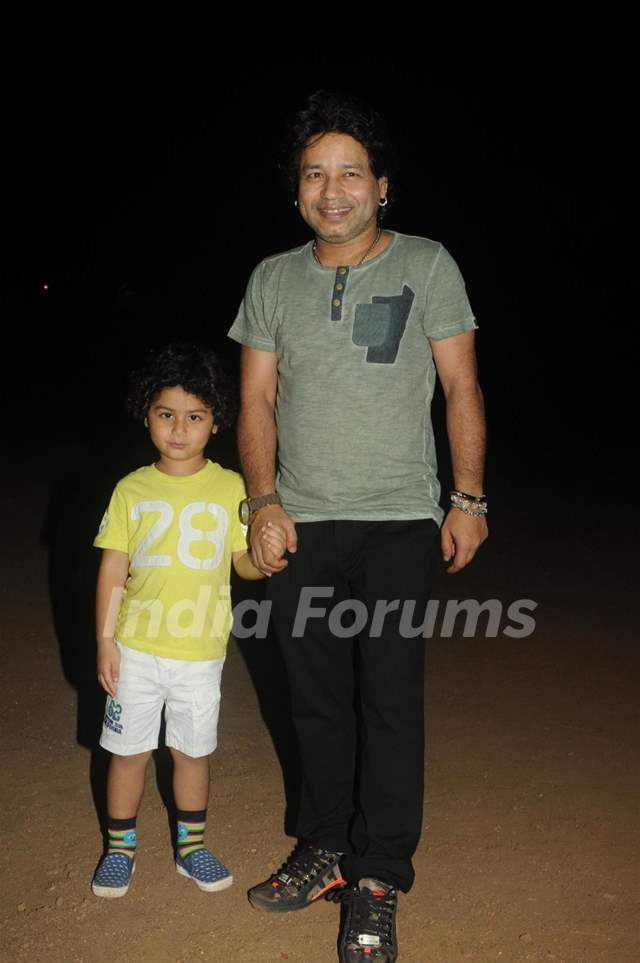 Kailash Kher with his son at the Cricket Match between Singers and the Cast of 'Desi Katte'