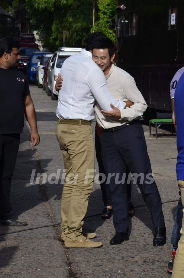 John Abraham hugs Baichung Bhutia at Castrol Photo Shoot