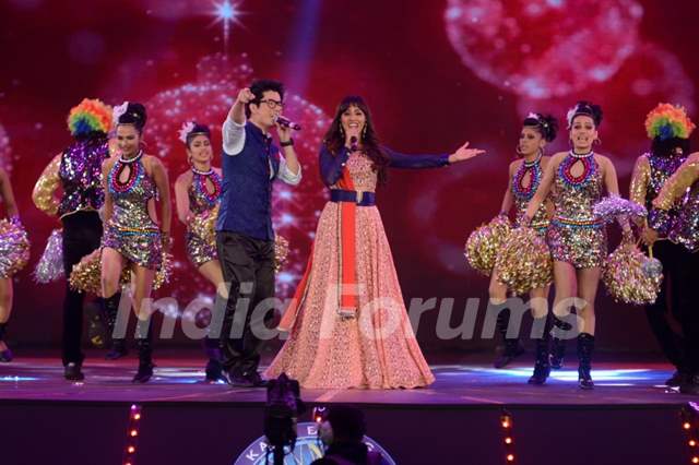 Neeti Mohan and Chang at the Grand Openinng of KBC 8 in Surat