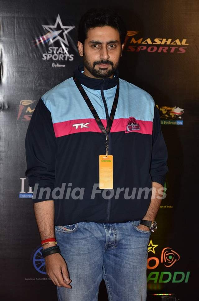 4851 abhishek bachchan at the pro kabbadi league semi finals