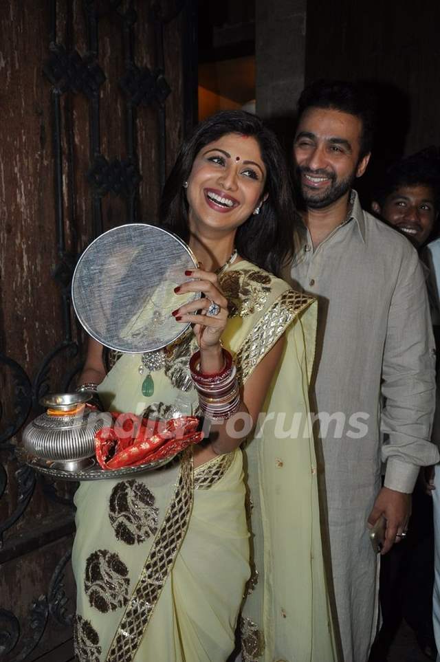Raj Kundra Gets Mercilessly TROLLED For Hiding His Face Behind Karwa Chauth  Sieve; Netizen Says 'Shilpa