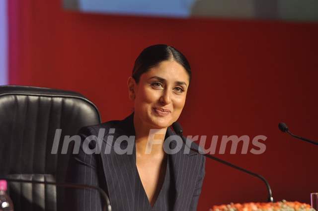 Kareena Kapoor snapped with a sweet smile at Mint Luxury Awards