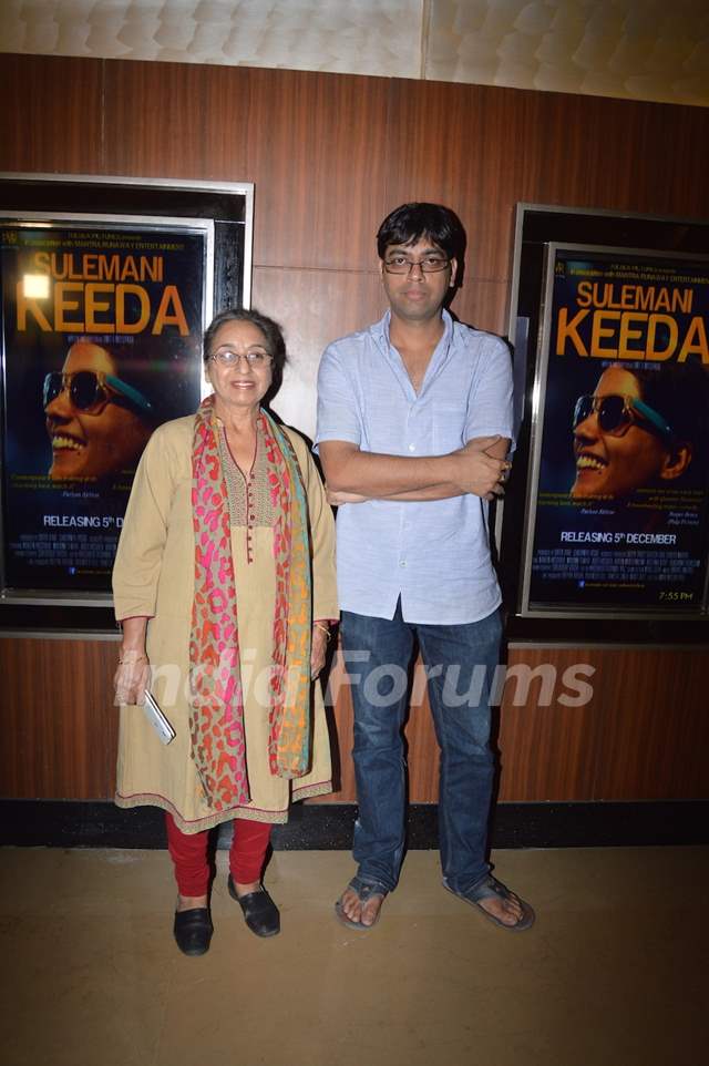 Navnindra Balh and Kanu Bahl pose for the media at the Premier of Sulemani Keeda
