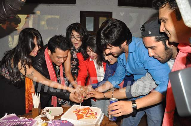 The cast of Veera cut the cake along with Yash Patnaik
