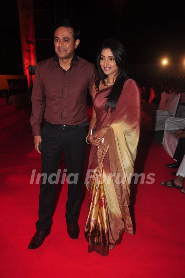 Sumeet Raghavan and Rupali Bhonsale pose for the media at Mulund Fest