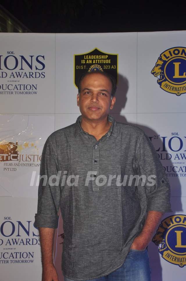 Ashutosh Gowarikar poses for the media at Lion Gold Awards