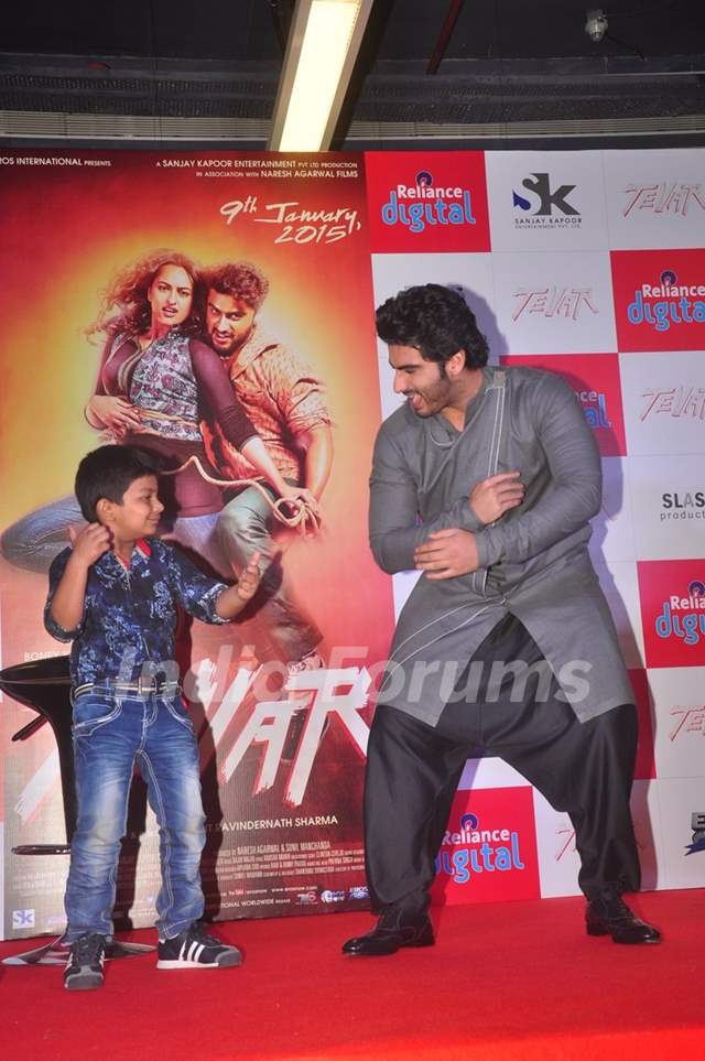Arjun Kapoor shakes a leg with a young fan at the Promotions of Tevar