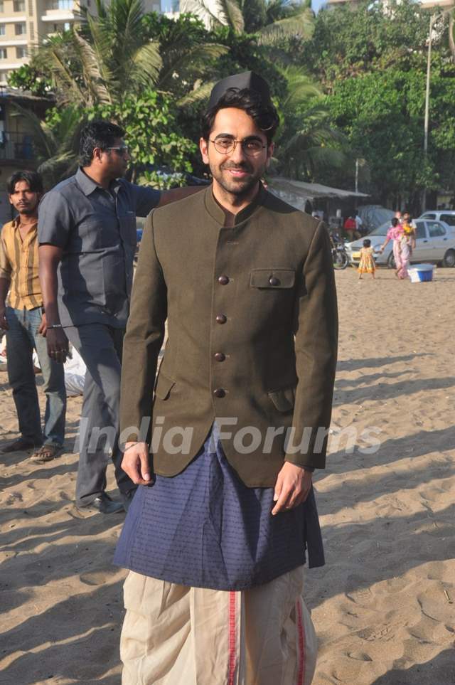 Ayushmann Khurrana poses for the media at the Promotions of Hawaizaada at Versova Beach