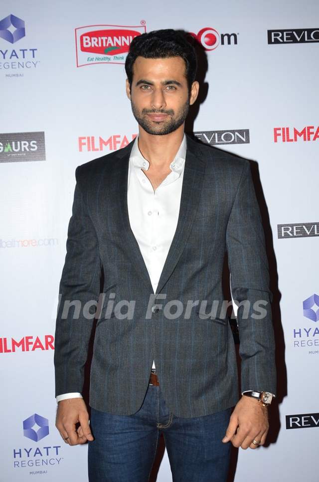 Freddy Daruwala poses for the media at Filmfare Nominations Bash