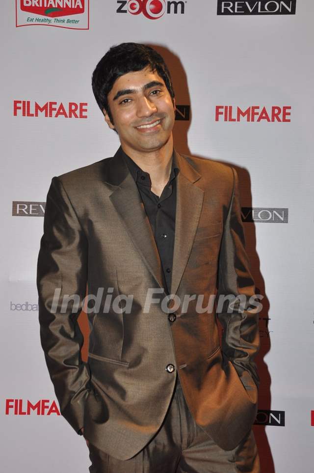 Arfi Lamba poses for the media at Filmfare Nominations Bash Media