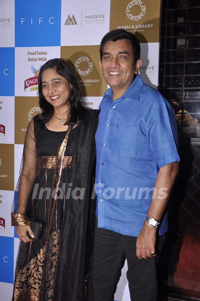 6512 Sanjeev Kapoor Poses With Wife At Masala Library Launch 