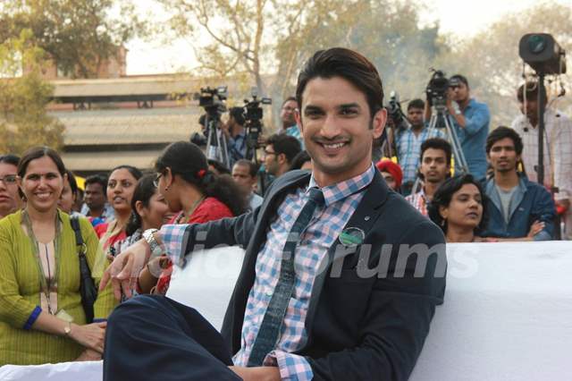 Sushant Singh Rajput smiles for the camera at the Fashion Show