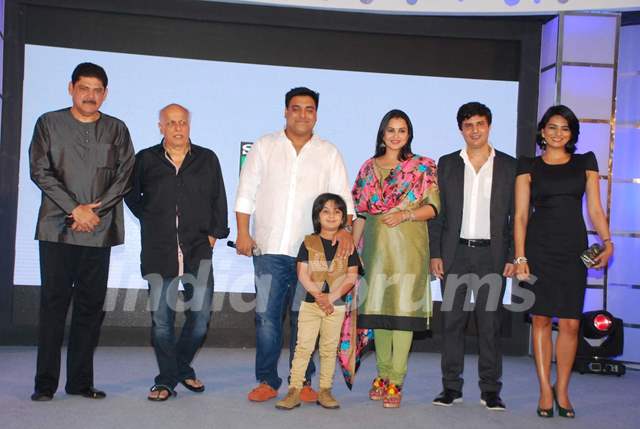 Team poses for the media at the Launch of Dil Ki Baatein