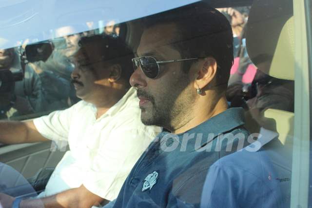 Salman Leaves for Court