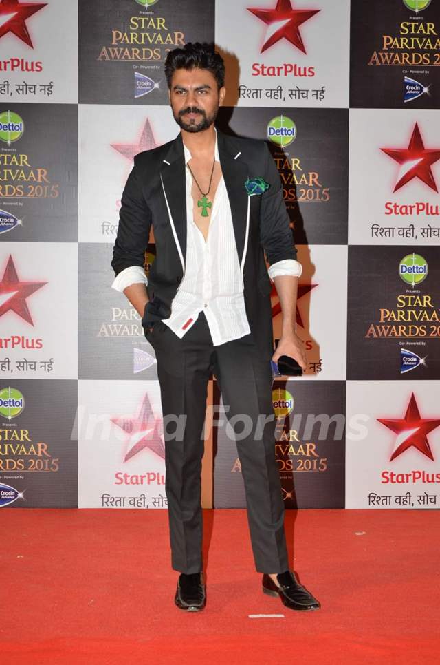 Gaurav Chopra poses for the media at Star Parivaar Awards 2015
