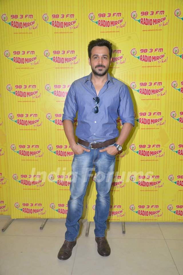 Emraan Hashmi Promotes Hamari Adhuri Kahani on Radio Mirchi Media