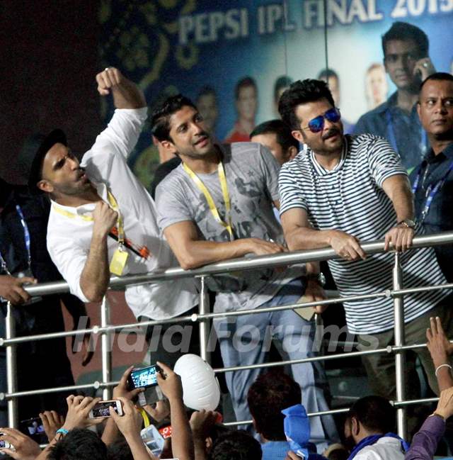 Dil Dhadakne Do Team Enjoys IPL's Last Match