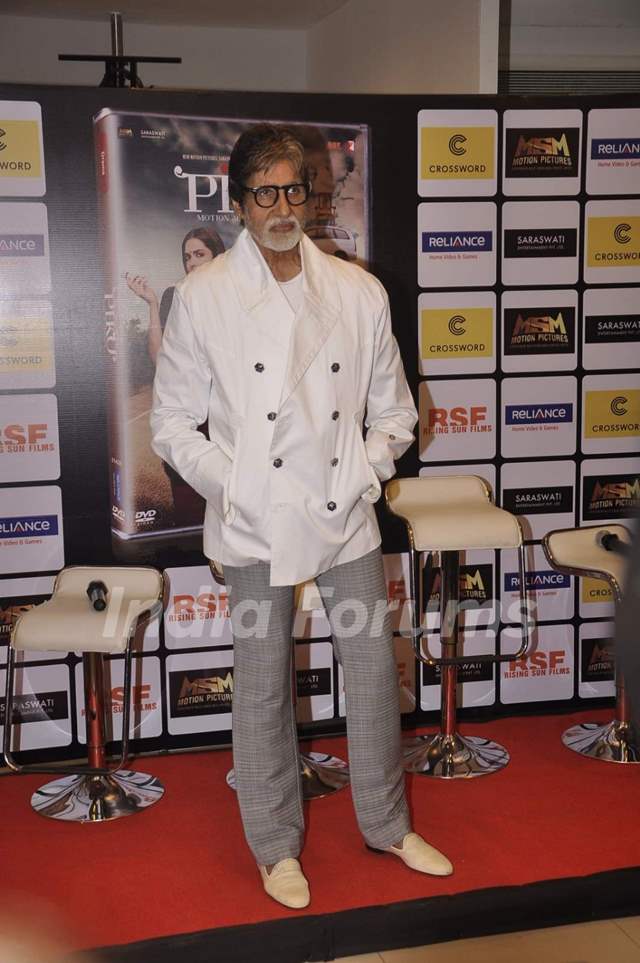 Amitabh Bachchan poses for the media at the DVD Launch of Piku