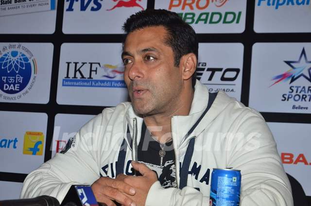 Salman at Pro Kabaddi Match