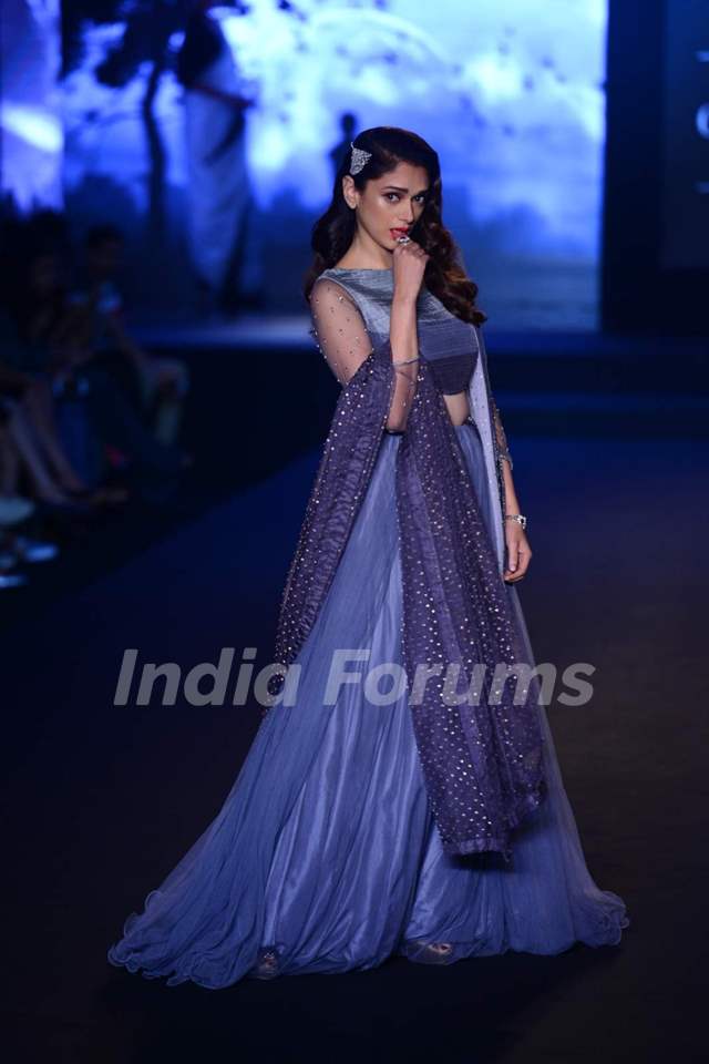 The Cutest Expression by Aditi Rao Hydari at India Couture Week - Day 3 & 4