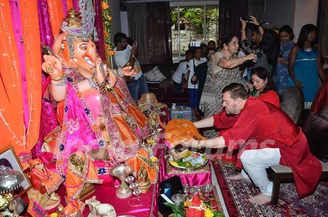 Nitin Mukesh Celebrates Ganesh Chaturthi While Neil Takes Selfie With Kids