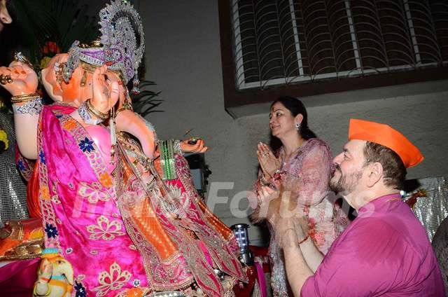 Nitin Mukesh offering his prayers to Lord Ganesha